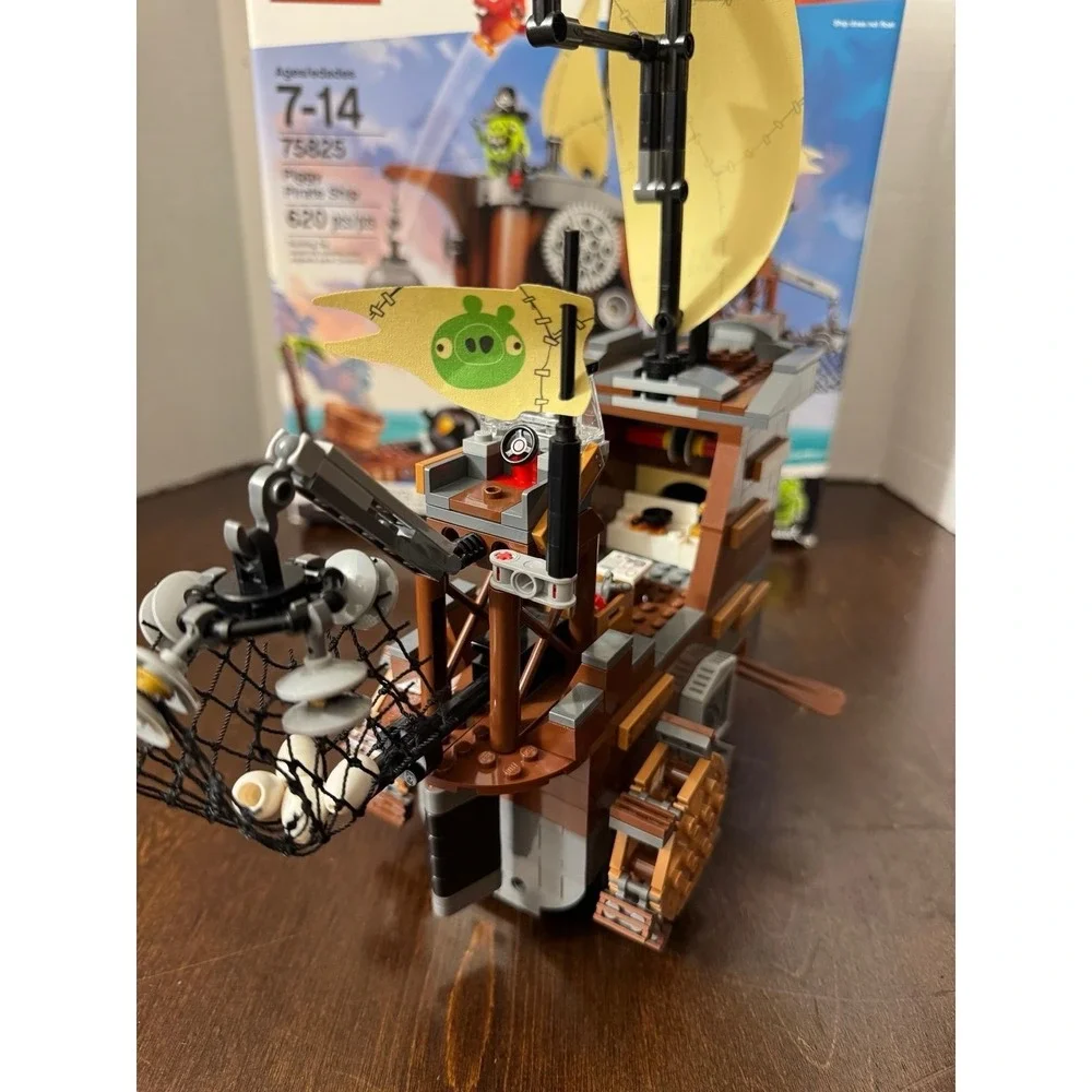 LEGO The Angry Birds Movie 75825 Piggy Pirate Ship 100% Complete w/Box No Manual